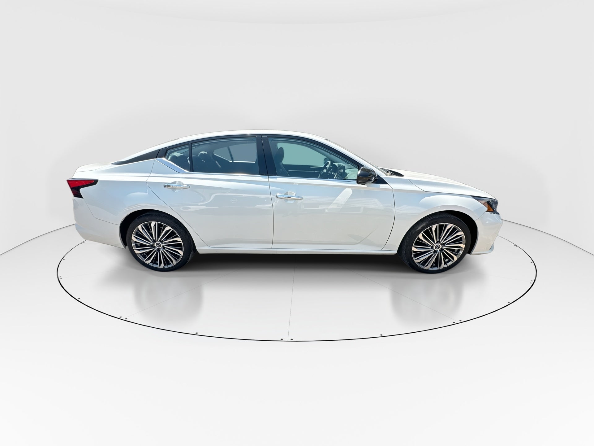 2023 Nissan ALTIMA 4P EXCLUSIVE L42.0T AUT