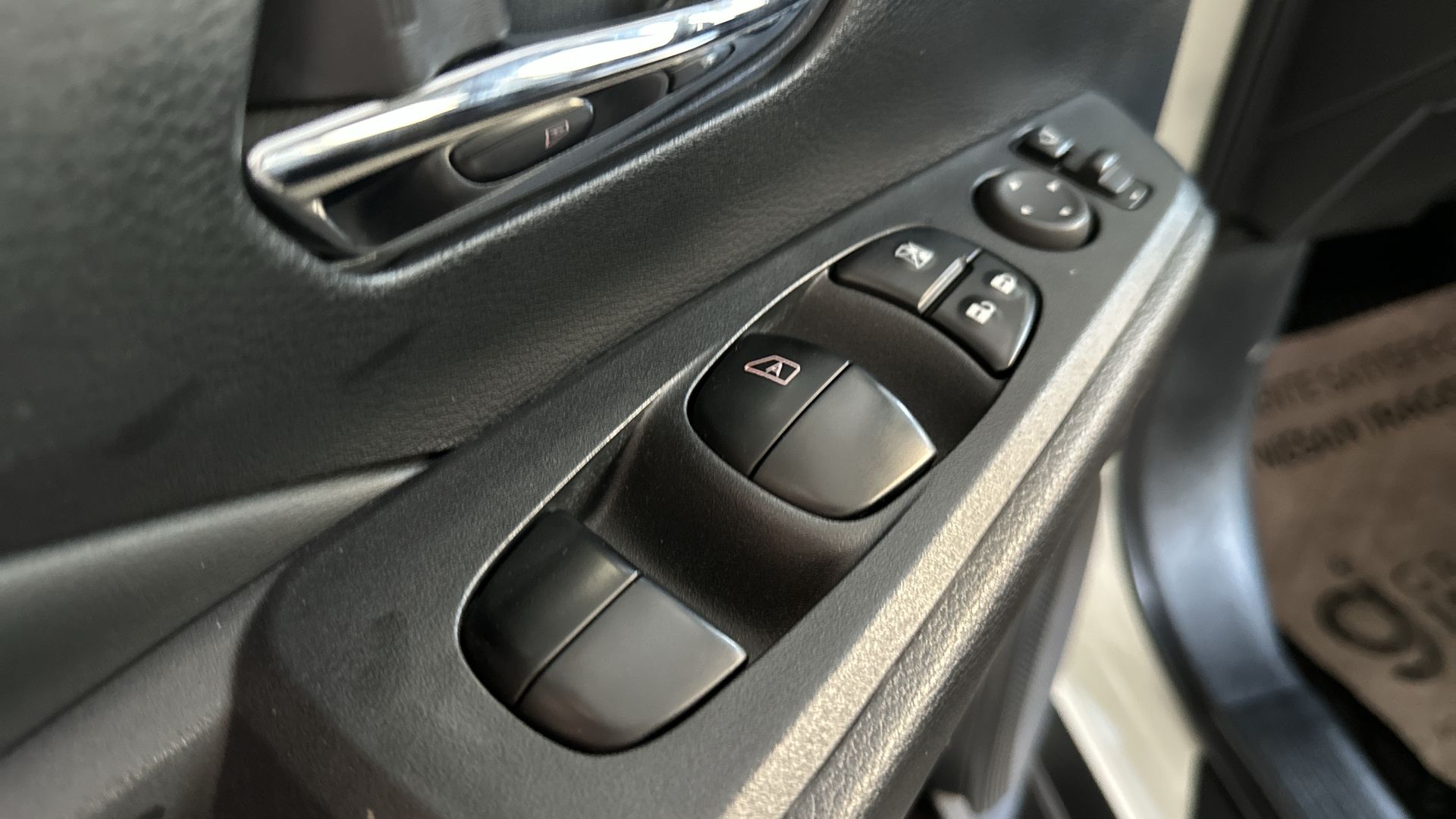 2023 Nissan KICKS 5 PTS E-POWER PLATINUM ELECTA PIEL ADAS RA-17