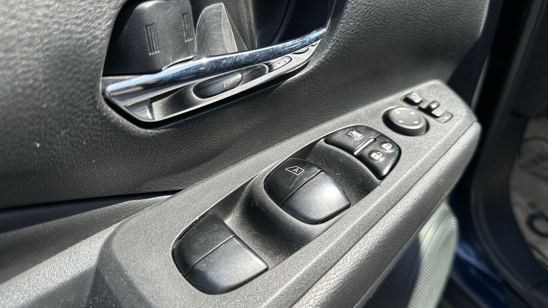 2023 Nissan KICKS 5 PTS E-POWER PLATINUM ELECTA PIEL ADAS RA-17